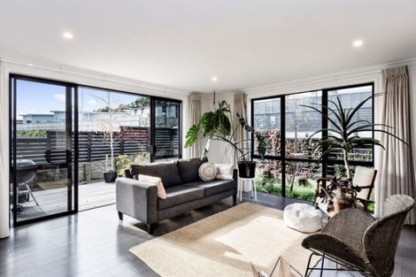 Photo of property in 2 Rochfort Crescent, Pyes Pa, Tauranga, 3112