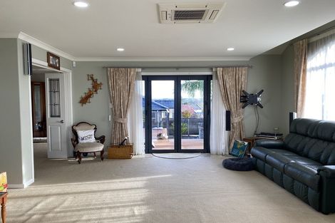 Photo of property in 77 Rototuna Road, Rototuna, Hamilton, 3210