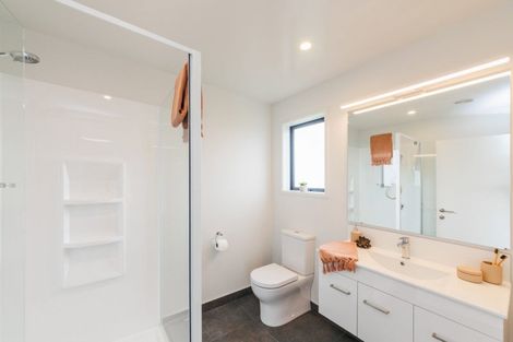 Photo of property in 9 Pahiki Crescent, Levin, 5510