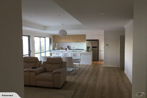 Photo of property in 10 Kayelene Place, Omokoroa, 3114