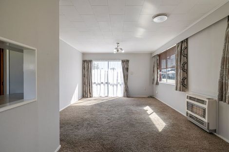 Photo of property in 26 Westmere Place, Takaro, Palmerston North, 4412