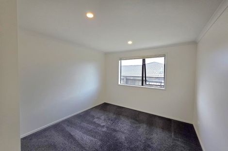 Photo of property in 35 Keene Drive, Bell Block, New Plymouth, 4312