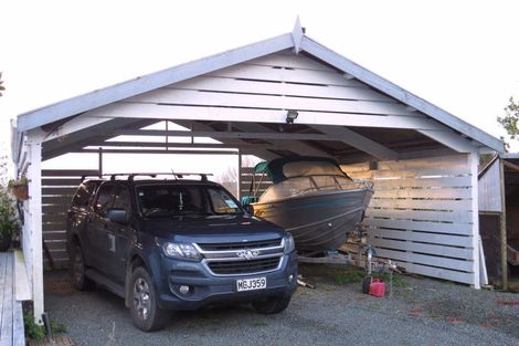 Photo of property in 956 Oneriri Road, Kaiwaka, 0573