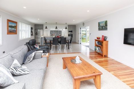 Photo of property in 9 Warwick Avenue, St Andrews, Hamilton, 3200