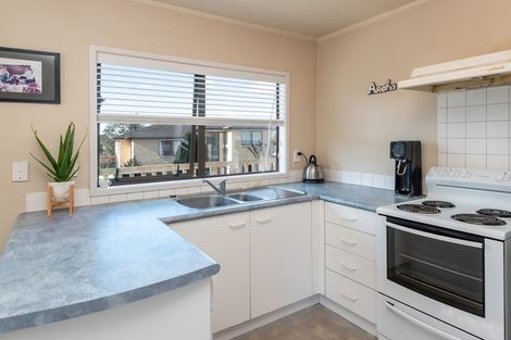 Photo of property in 2/8 Beldon Place, Pakuranga Heights, Auckland, 2010