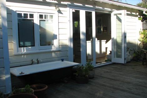 Photo of property in 39 Ocean Road, Paekakariki, 5034