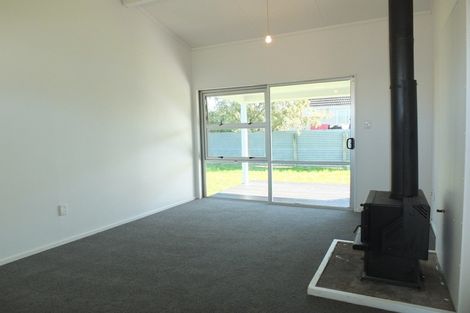 Photo of property in 33a Avenue Road, Foxton, 4814