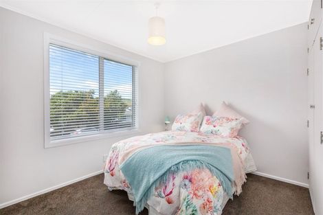 Photo of property in 51 Beaumaris Crescent, Ascot Park, Porirua, 5024