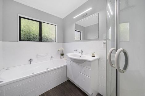 Photo of property in 37 Leeward Drive, Whitby, Porirua, 5024