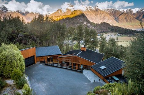 Photo of property in 18 Falcon Heights, Mount Creighton, Queenstown, 9371