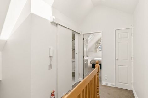 Photo of property in 16j Hobson Street, Thorndon, Wellington, 6011