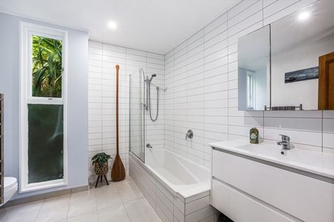 Photo of property in 21 Ferry Road, Days Bay, Lower Hutt, 5013