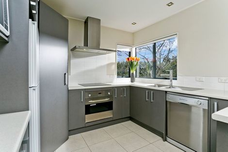 Photo of property in 229a Wairau Road, Totara Vale, Auckland, 0627