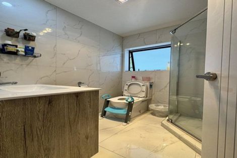 Photo of property in 8a Martin Road, Manurewa, Auckland, 2102