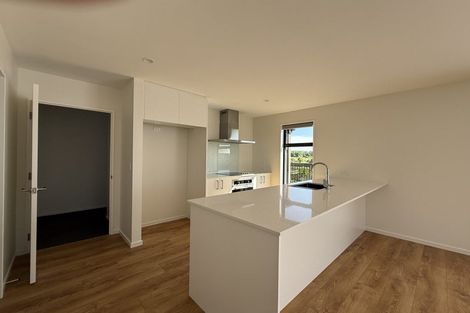 Photo of property in 2 Paradise Way, Halswell, 8025