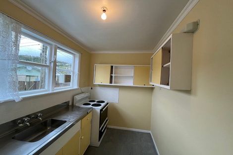 Photo of property in 5 Ranelagh Terrace, Karori, Wellington, 6012