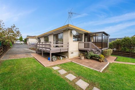 Photo of property in 2/79 Hutchinson Avenue, New Lynn, Auckland, 0600