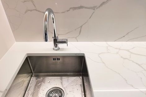 Photo of property in 172 Wiseley Road, West Harbour, Auckland, 0618