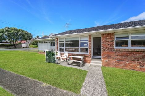 Photo of property in 6/2 Saltburn Road, Milford, Auckland, 0620
