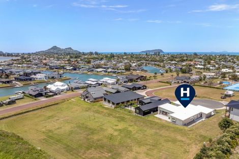 Photo of property in 16 Ian Hopper Way, Pauanui, 3579