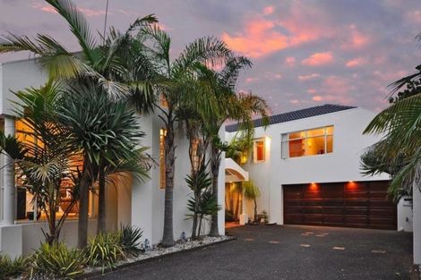 Photo of property in 34 King Richard Place, Browns Bay, Auckland, 0630