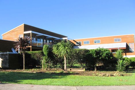 Photo of property in 35 Landing Drive, Albany, Auckland, 0632