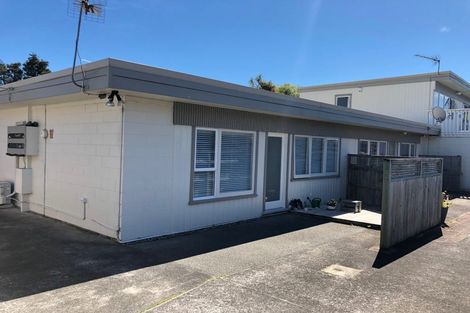 Photo of property in 2/58 Amaru Road, One Tree Hill, Auckland, 1061