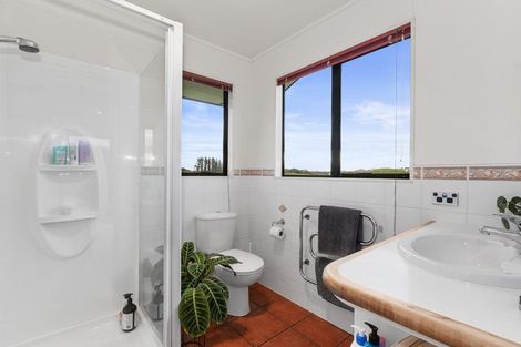 Photo of property in 18 Pataua Road North, Whareora, Whangarei, 0175