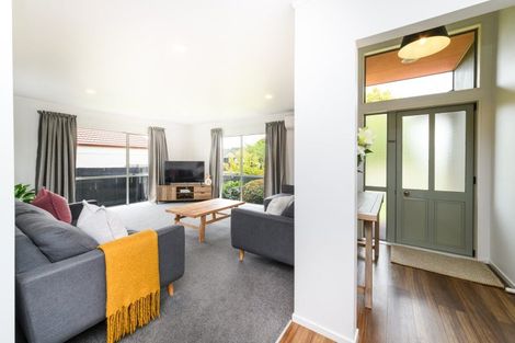 Photo of property in 42 Dalfield Place, Highbury, Palmerston North, 4412