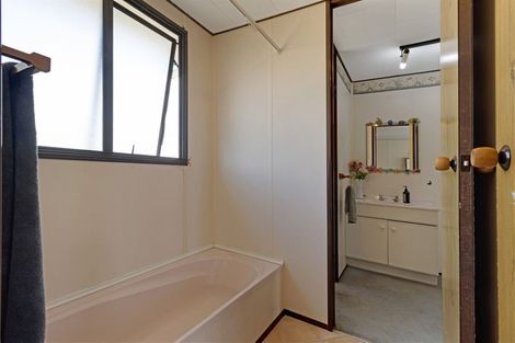 Photo of property in 34a Riserra Drive, Ranui, Auckland, 0612