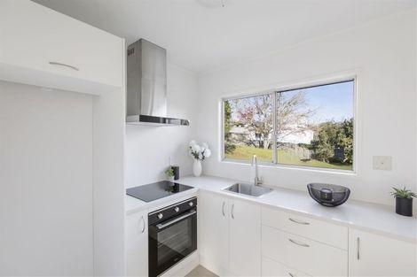 Photo of property in 1/406 Glenfield Road, Glenfield, Auckland, 0629