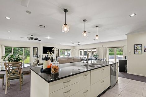 Photo of property in 475 Stoney Creek Road, Kelvin Grove, Palmerston North, 4470