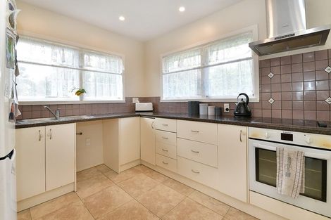 Photo of property in 28 Downer Street, Helensville, 0800