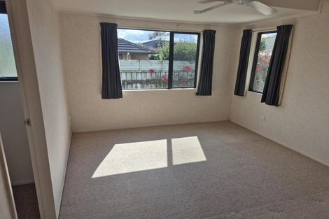 Photo of property in 74 One Tree Point Road, One Tree Point, 0118