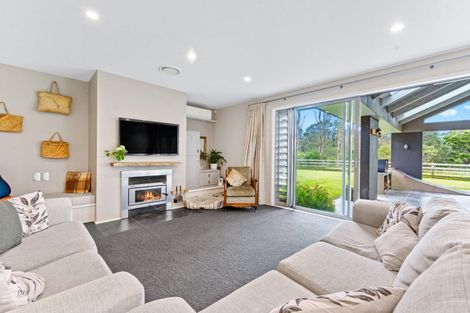 Photo of property in 842 South Head Road, South Head, Helensville, 0874