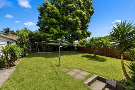 Photo of property in 3 Smedley Street, Manurewa, Auckland, 2102