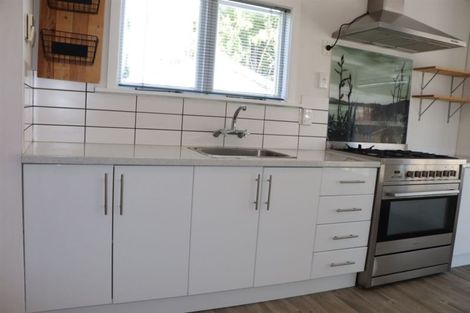 Photo of property in 32 Moreland Avenue, Papanui, Christchurch, 8053