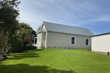 Photo of property in 4 Handley Place, Glen Avon, New Plymouth, 4312