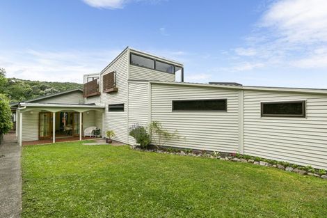 Photo of property in 25 Happy Valley Road, Owhiro Bay, Wellington, 6023