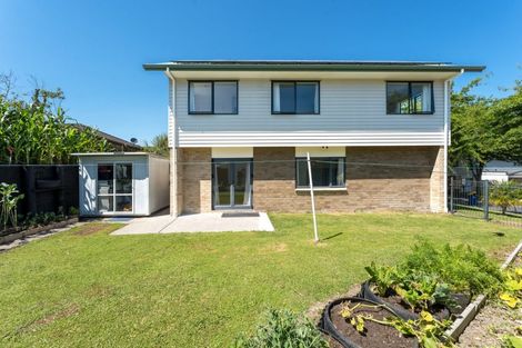 Photo of property in 16 Pyramid Place, Glen Eden, Auckland, 0602
