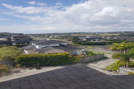 Photo of property in 42 Corricvale Way, Northcross, Auckland, 0630