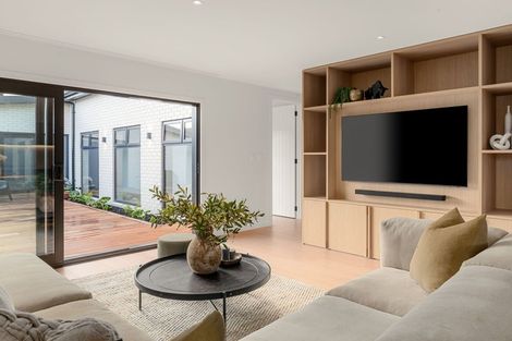 Photo of property in 9 Kauri Point Drive, Rototuna North, 3210