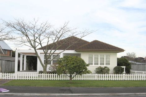Photo of property in 10 Tranmere Road, Fairfield, Hamilton, 3214