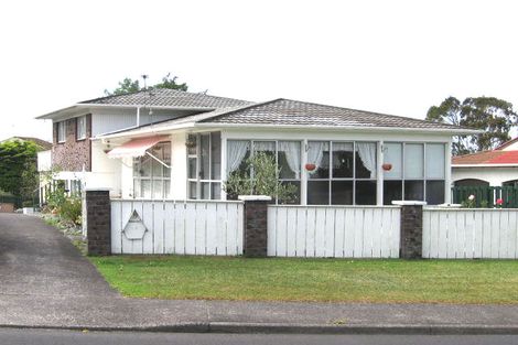 Photo of property in 30 Pakira Avenue, Glendene, Auckland, 0602