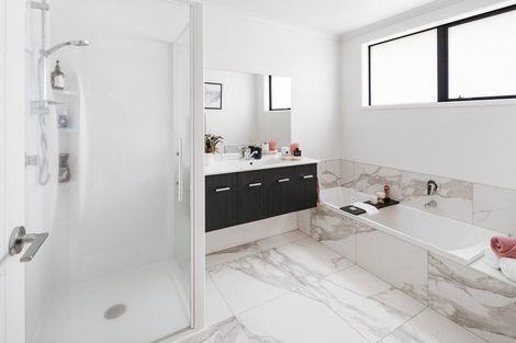 Photo of property in 1 Anglers Way, Omokoroa, 3114