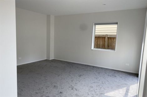 Photo of property in 24 Warbler Crescent, Papakura, 2110
