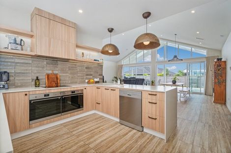 Photo of property in 11 Onerere Drive, Whitianga, 3510