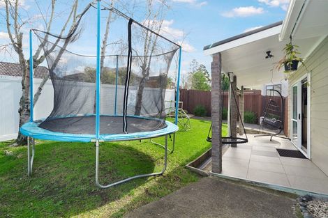 Photo of property in 1 Riesling Place, Henderson, Auckland, 0612