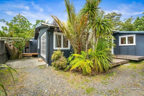Photo of property in 96 Godley Road, Green Bay, Auckland, 0604