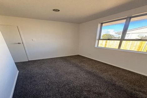 Photo of property in 2 Arnhem Place, Pukekohe, 2120